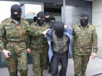 В Донецке девять вооруженных людей похитили заключенного прямо во время конвоирования